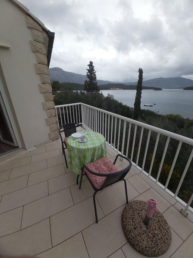 Apartment Tinka + Lumbarda Exterior photo